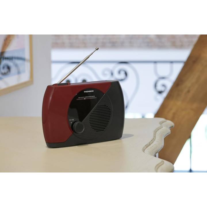 Radio portable FM analogique THOMSON RT353 - double alimentation - compacte - noir