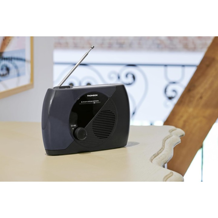 Radio portable FM analogique THOMSON RT350 - Double alimentation - Bleu/Noir compact