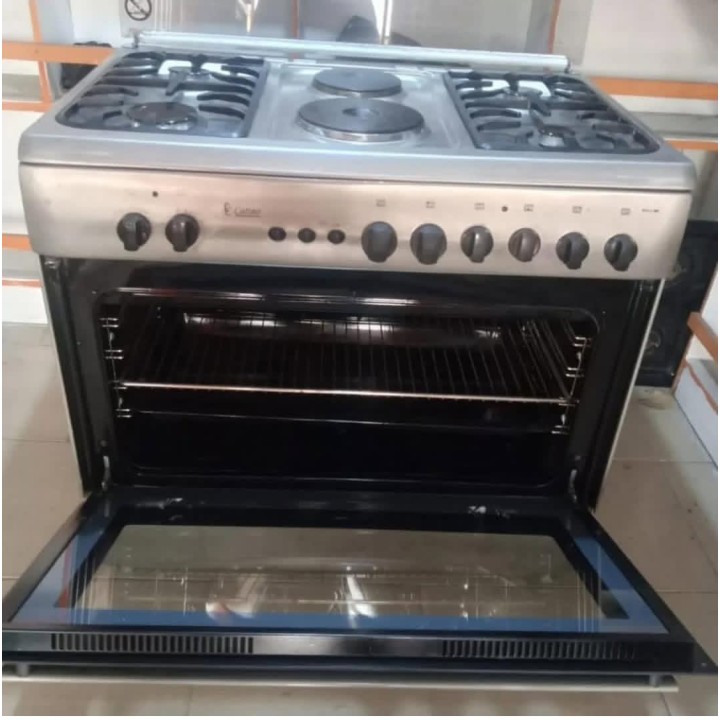 Cuisinière compacte 50x50 noire avec four spacieux et 4 brûleurs gaz CARINO