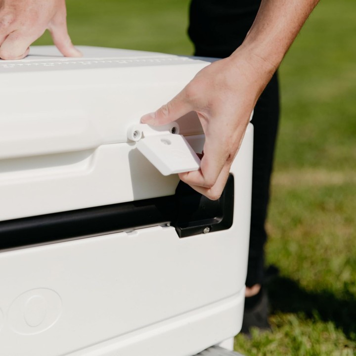 Glacière à roulettes 110QT Igloo – poignée télescopique, isolation longue durée