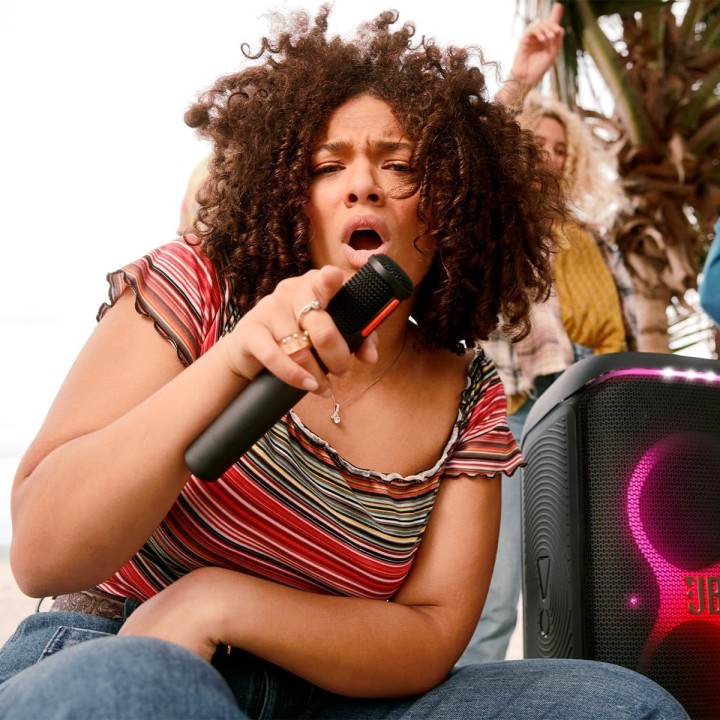 Enceinte Bluetooth portable karaoké JBL PartyBox 520 - 2 micros sans fil - basses puissantes