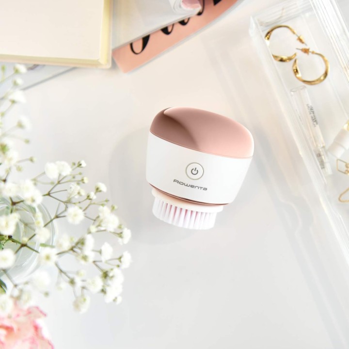 Brosse nettoyante visage éclat - Routine 1 minute Rowenta - 2 embouts - Utilisable sous l'eau