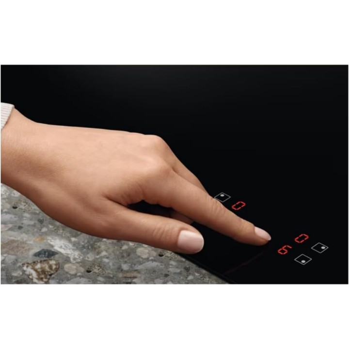 Table de cuisson induction 60 cm 3 foyers verre noir ELECTROLUX commandes tactiles