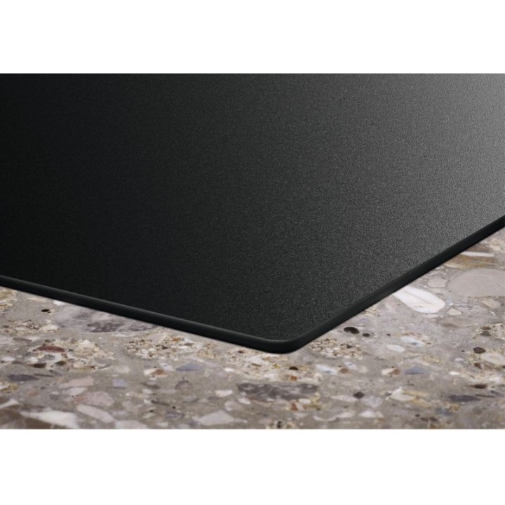 Plaque induction 3 foyers ELECTROLUX SaphirMatt bridge SenseBoil commandes tactiles 58cm