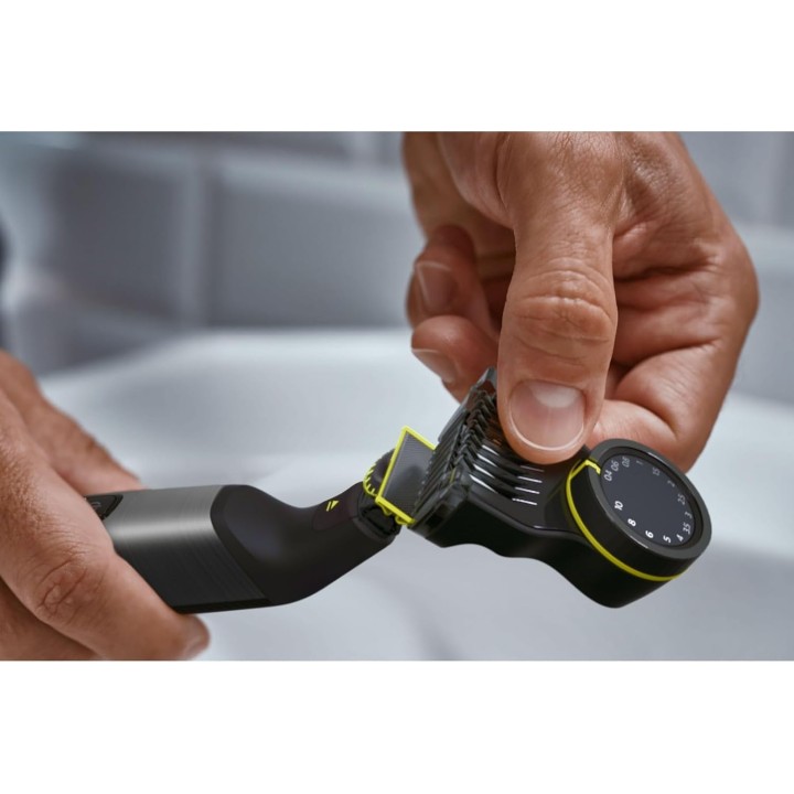 Tondeuse barbe Philips OneBlade Pro QP6651/61 - Wet & Dry inox gris