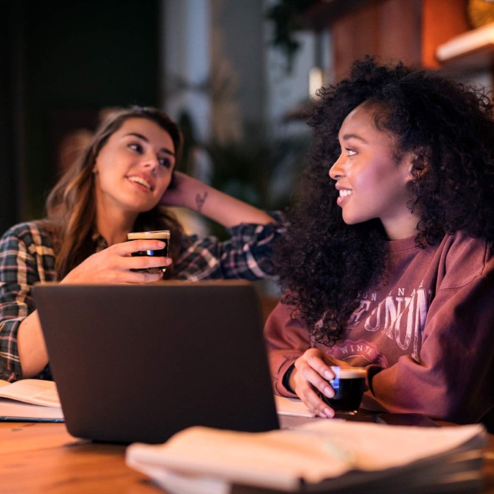 Cafetière à dosettes Philips Senseo Original Plus rouge - Sélection d'intensité, Coffee Boost